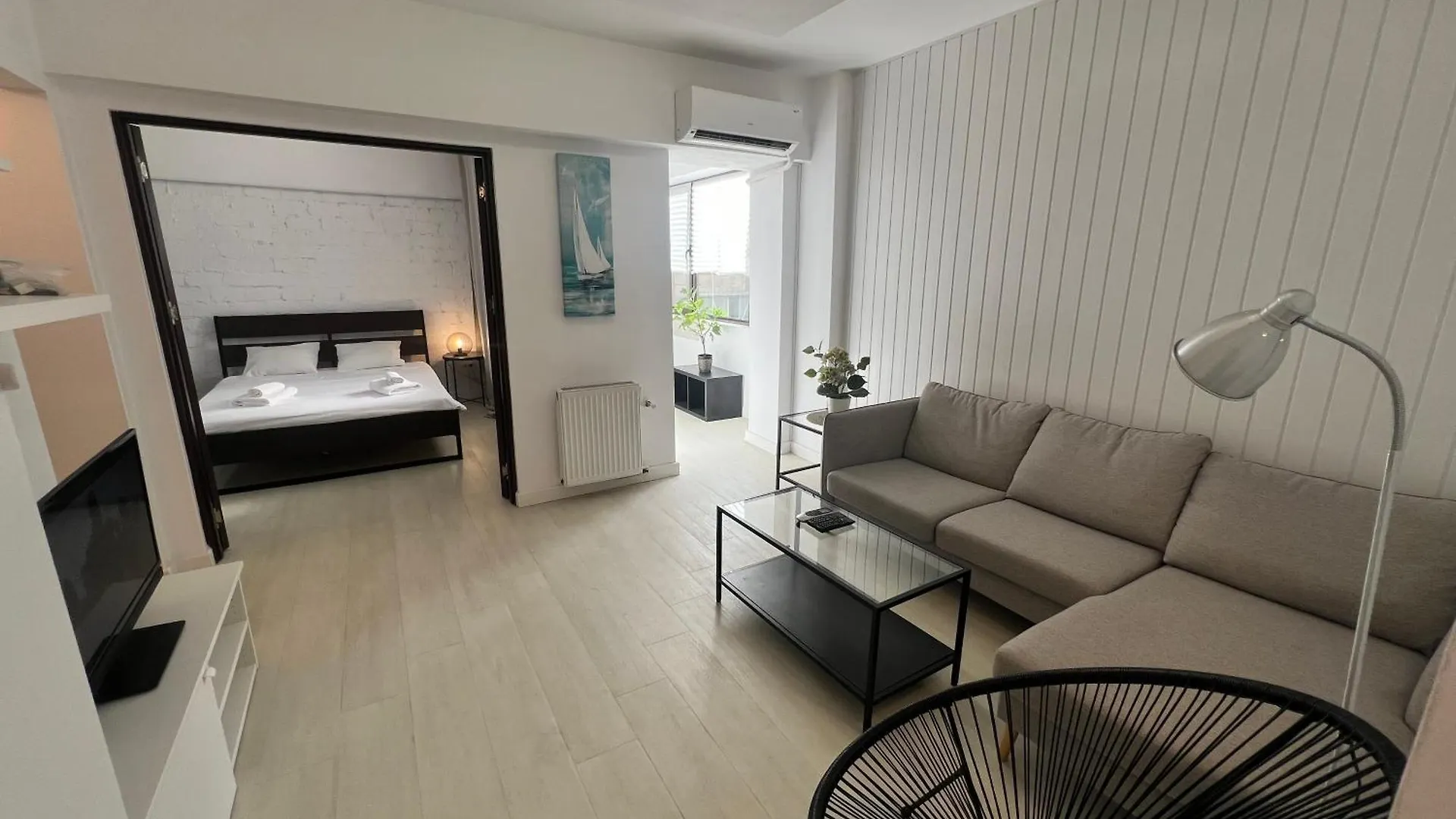 Lazynest - Charming Apartment Near Cismigiu Park Bucharest