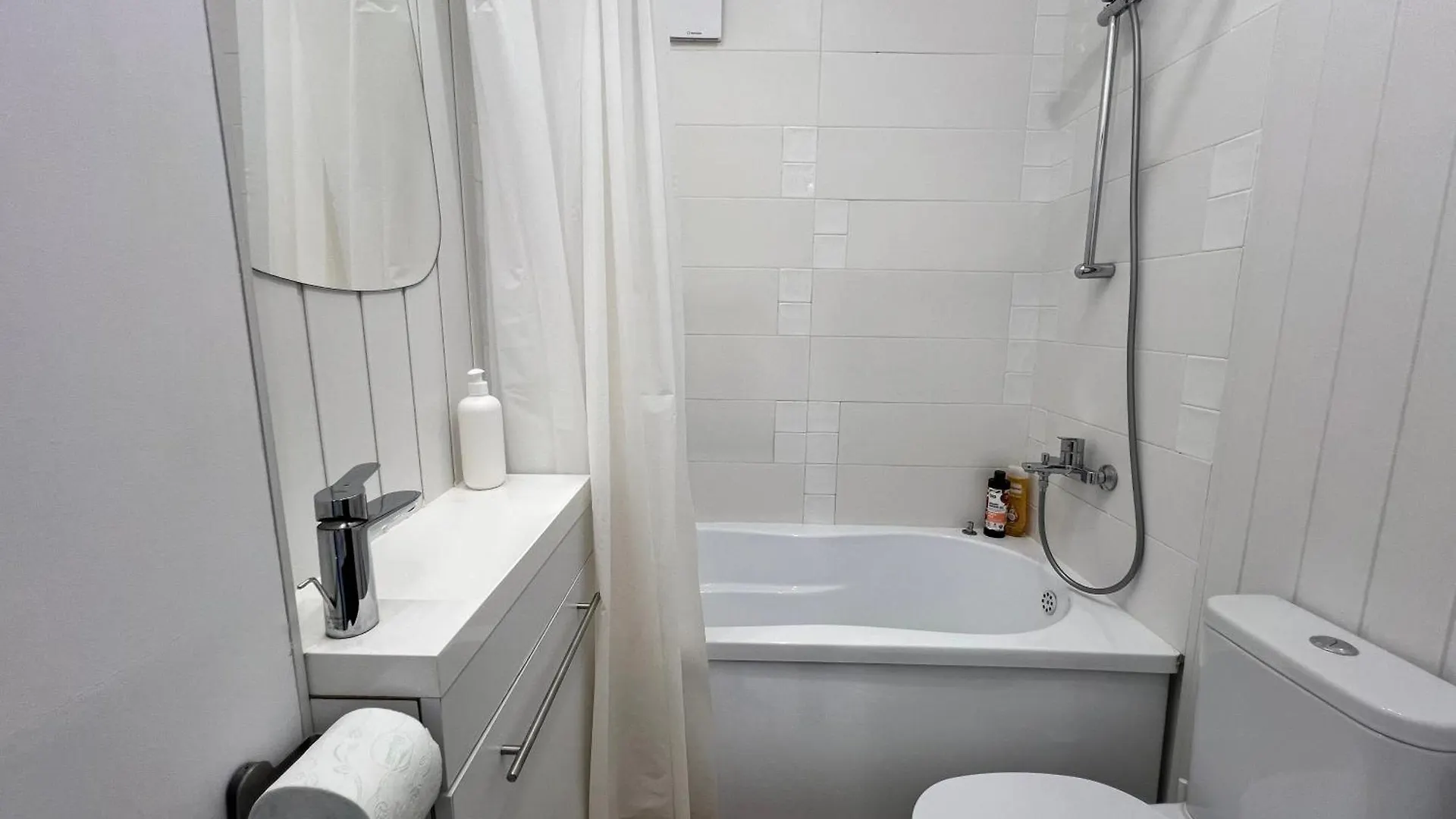Lazynest - Charming Apartment Near Cismigiu Park Bucharest 0*,