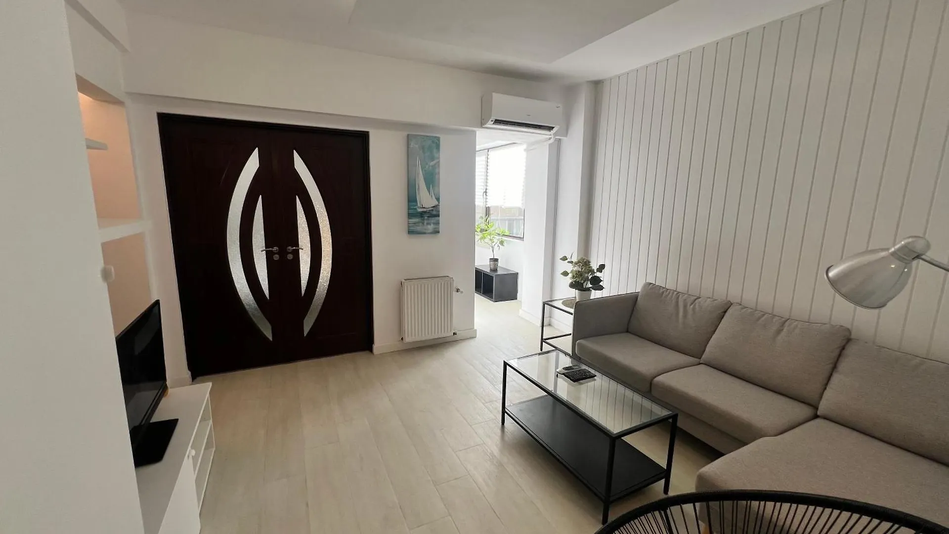 Lazynest - Charming Apartment Near Cismigiu Park Bucharest Romania