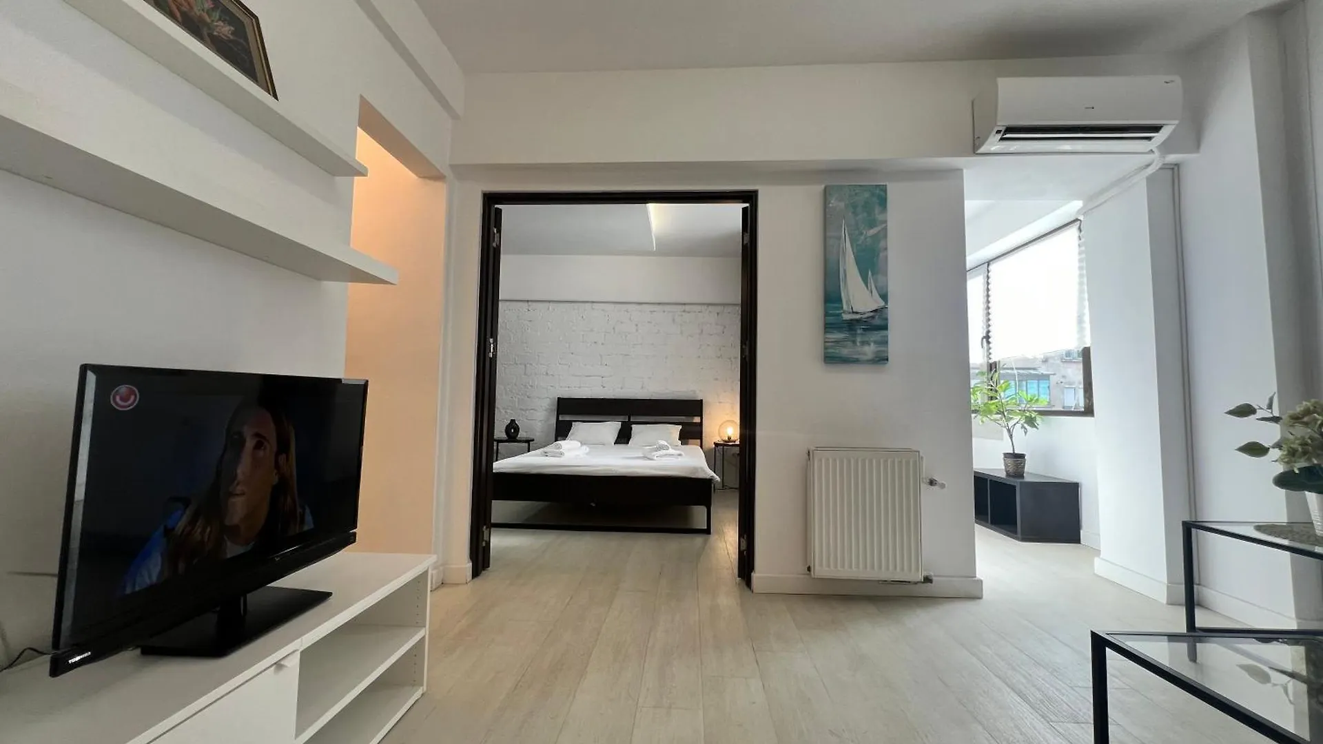 Lazynest - Charming Apartment Near Cismigiu Park Bucharest Romania