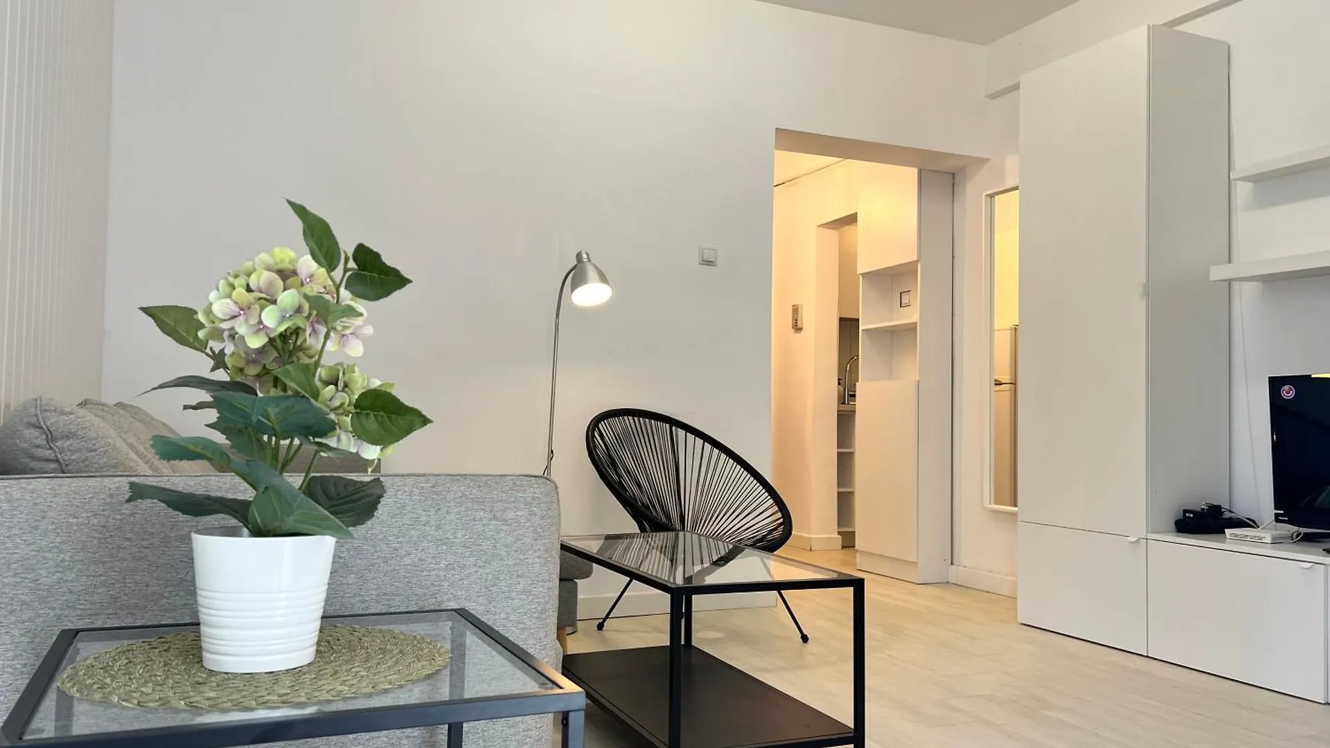 Lazynest - Charming Apartment Near Cismigiu Park Bucharest 0*,  Romania