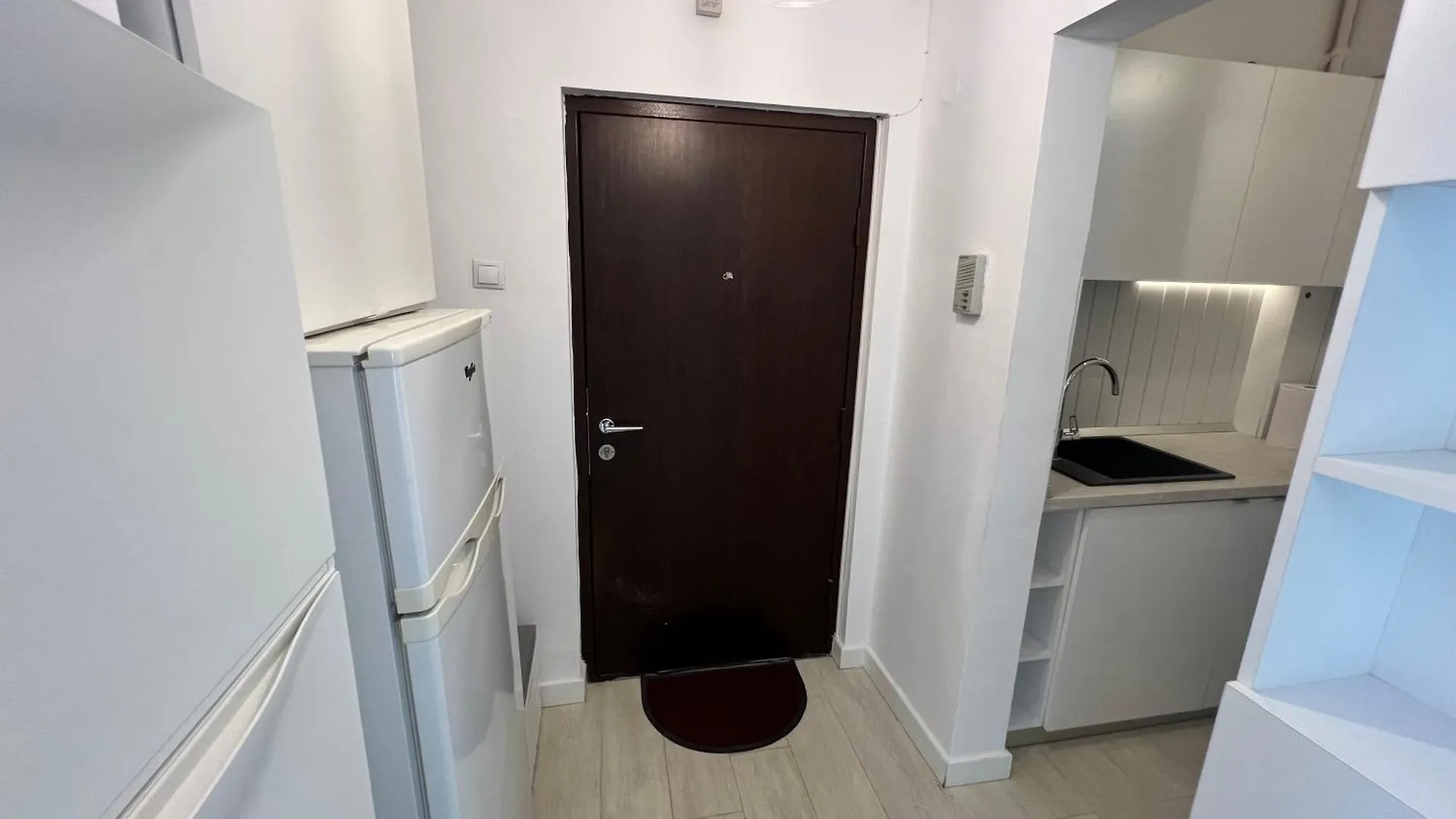 Lazynest - Charming Apartment Near Cismigiu Park Bucharest