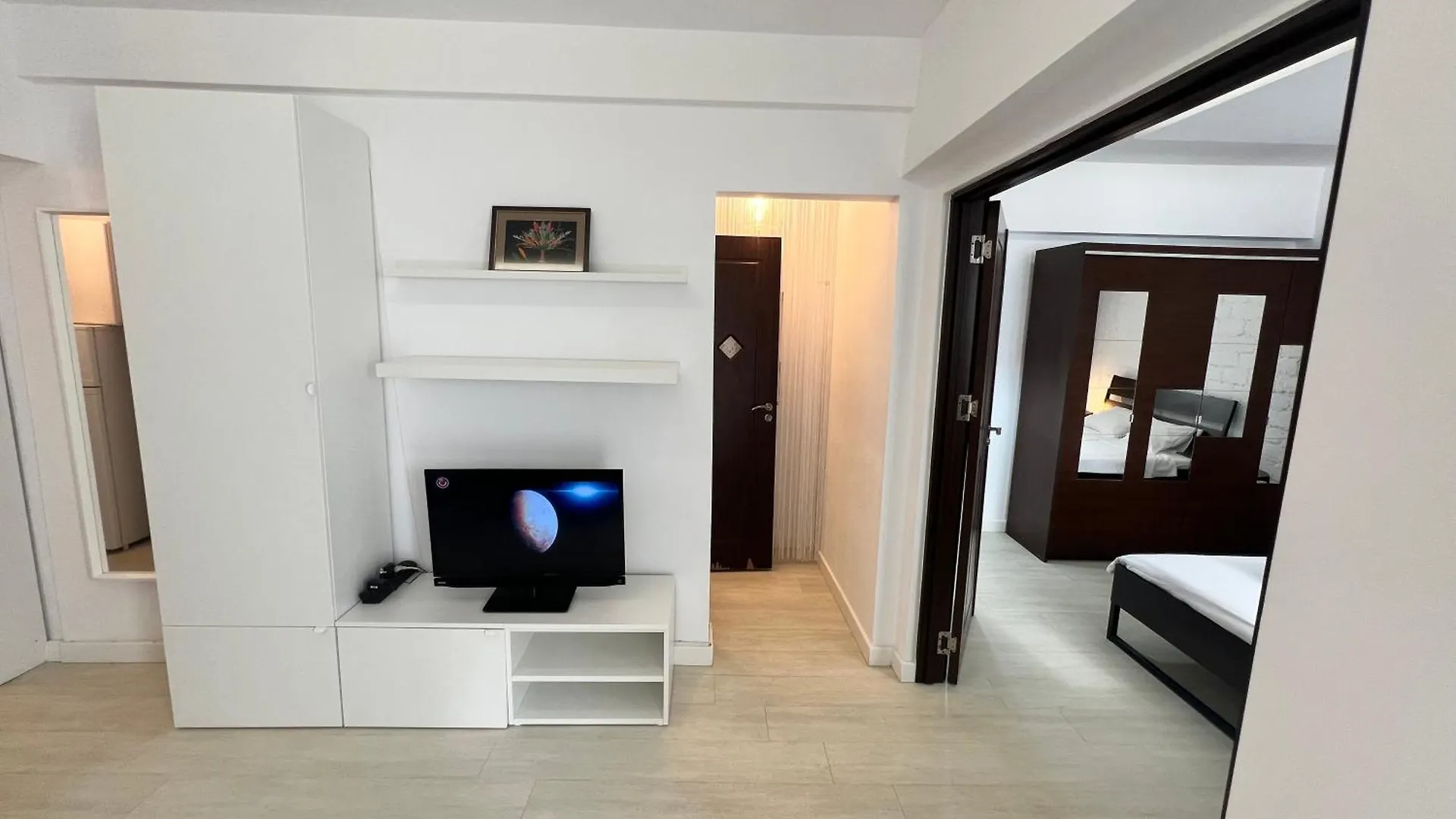 Lazynest - Charming Apartment Near Cismigiu Park Bucharest Romania