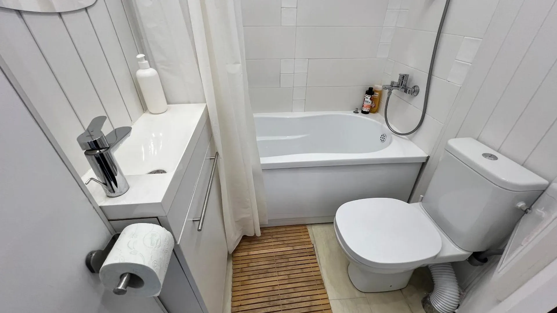 Lazynest - Charming Apartment Near Cismigiu Park Bucharest