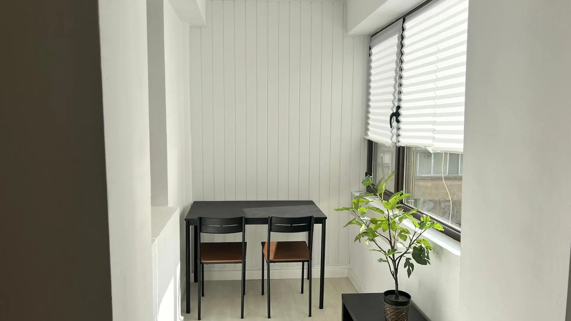 Lazynest - Charming Apartment Near Cismigiu Park Bucharest
